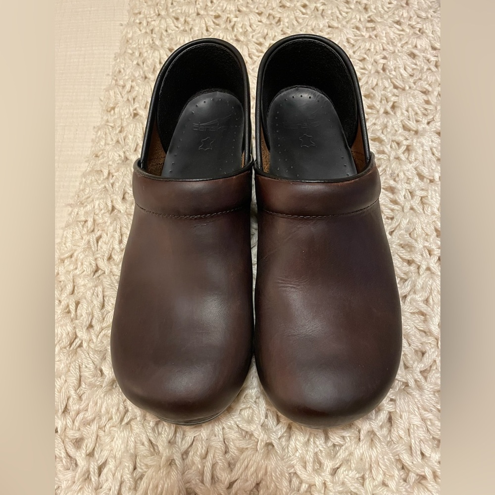 dansko men's professional clogs